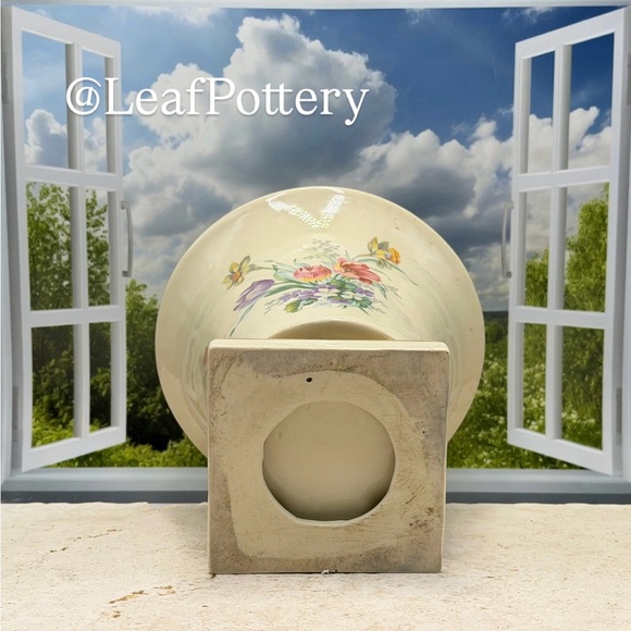 Vintage Footed Floral Cachepot - Gilded Lion Paw Feet Porcelain Planter - Picture 8 of 13